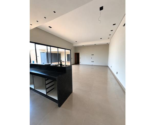 Foto de CASA – A.T 304,72M² l A.C. 179,53 m², JARDIM VENEZA, BATATAIS/SP.