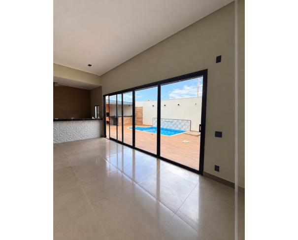 Foto de CASA – A.T 304,72M² l A.C. 179,53 m², JARDIM VENEZA, BATATAIS/SP.